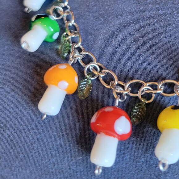 Mushroom Charm Necklace - Dark Green Leaves - Stainless Steel - Picture 2 of 3